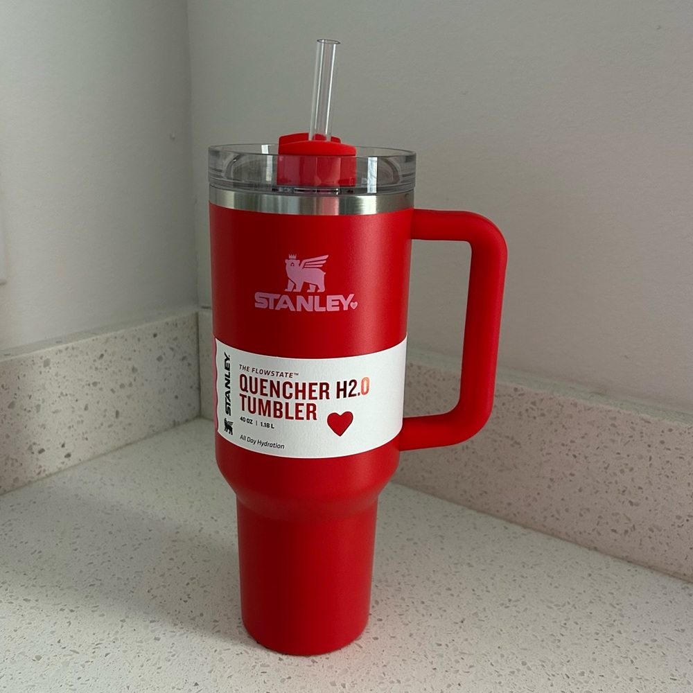 ❤️LIMITED EDITION Stanley 40oz Valentines Tumbler in Red ❤️